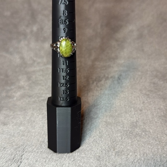 💚Elegant Silver & Green Ring in Gift Box/NWOT💚 - Picture 5 of 6